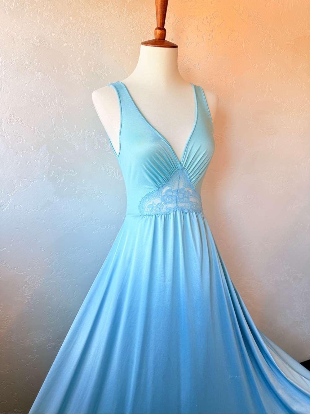 Vintage Olga Full Sweep Nightgown Powder Blue Sought-After Style Size XS - Picture 2 of 14